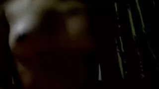 Vyras apgaudinėja miegančią žmoną su psichologu.