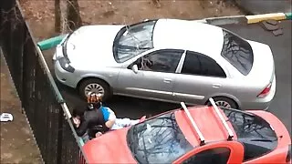 Vaikinas apgaudinėja su Natalie Star savo žmonos pusėje.