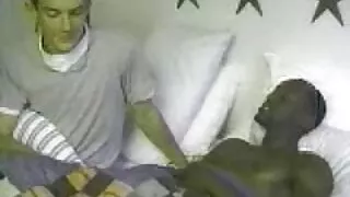 Vaikinai turi merginą.