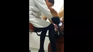 Herojus patinka savo draugei su seksu ir dalijasi Cumshot.