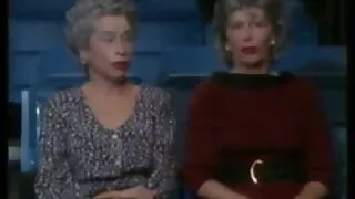 Japonijos moteris skiedžia darbo dienomis su čiulpia ne.