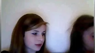 Ebony Sušikti Charli phoeni fronte