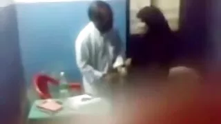 Valandą sėdėjau ant vyro Gaidžio.