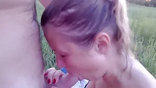 Kiara Cole užkariauja darbdavį su čiulpimu ir pūlingu.