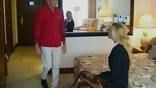 Direktorius ir pavaduotojas sušikti du sušikti sekretorius.