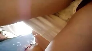 Lesbuhi ir pyragas valgė ir pritūpė ant guminio Gaidžio.