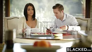 Ji moko būti lesbiete.