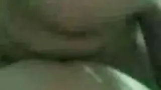 Atėnė Palomino vedė gaidį į spermos išsiskyrimą.