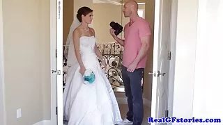 Stepmom fucks stepson ir jo draugė.