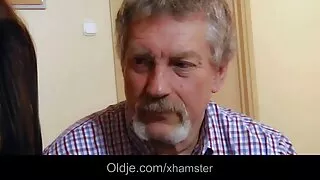 Padėkite studentui atsikratyti požemio. Velniop merginą.
